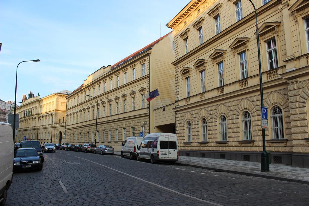 Prague Vysehradska Apartment Buitenkant foto